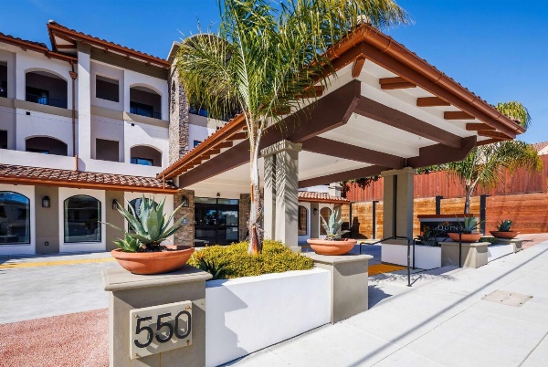La Quinta Inn & Suites by Wyndham Santa Cruz image 3